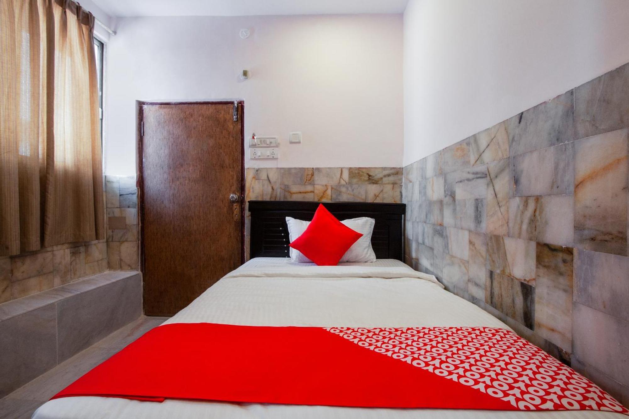 Super Hotel O Holiday Rani Gunj Opp Punjab National Bank Secunderabad Exterior photo