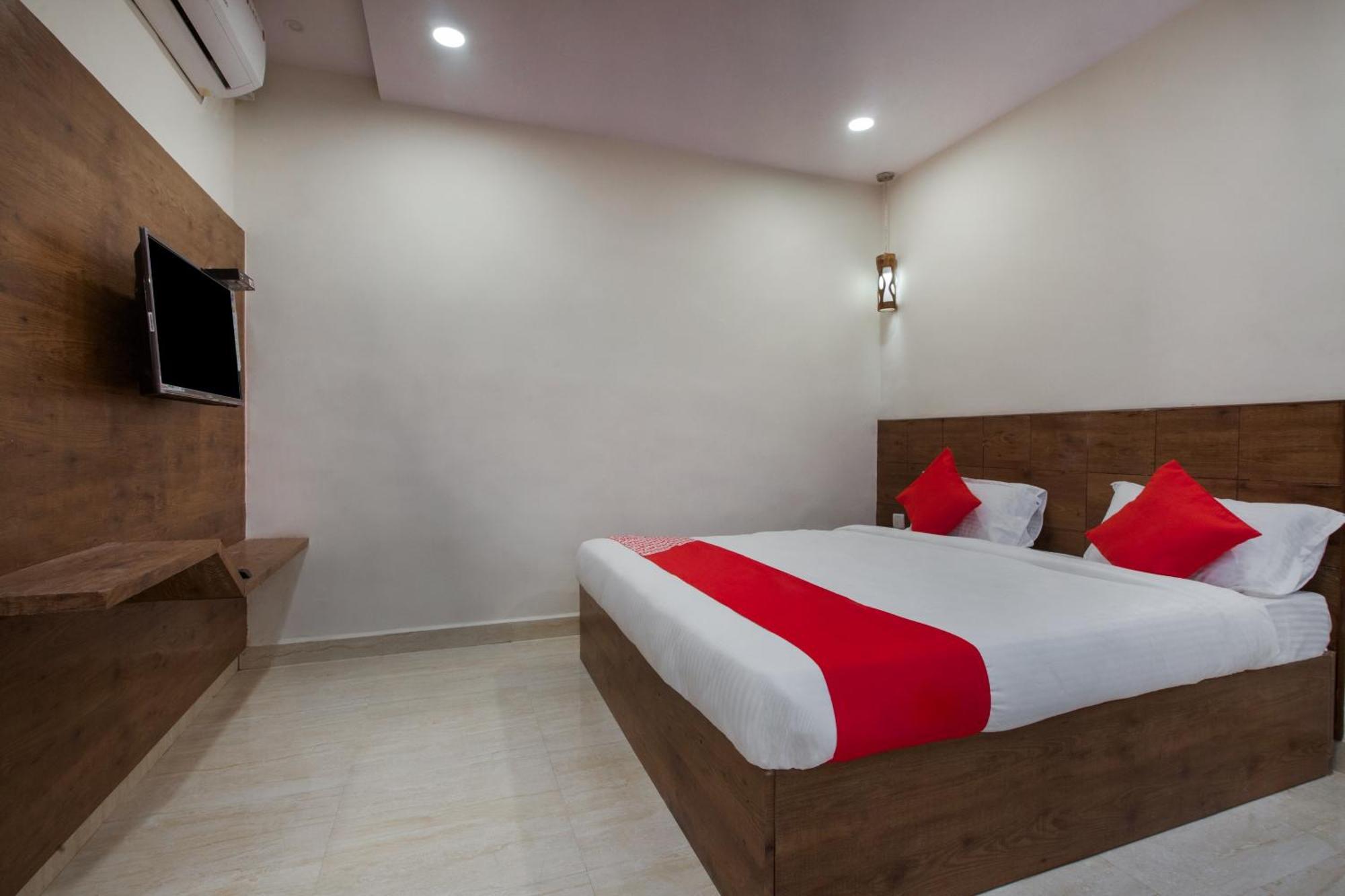 Super Hotel O Holiday Rani Gunj Opp Punjab National Bank Secunderabad Exterior photo